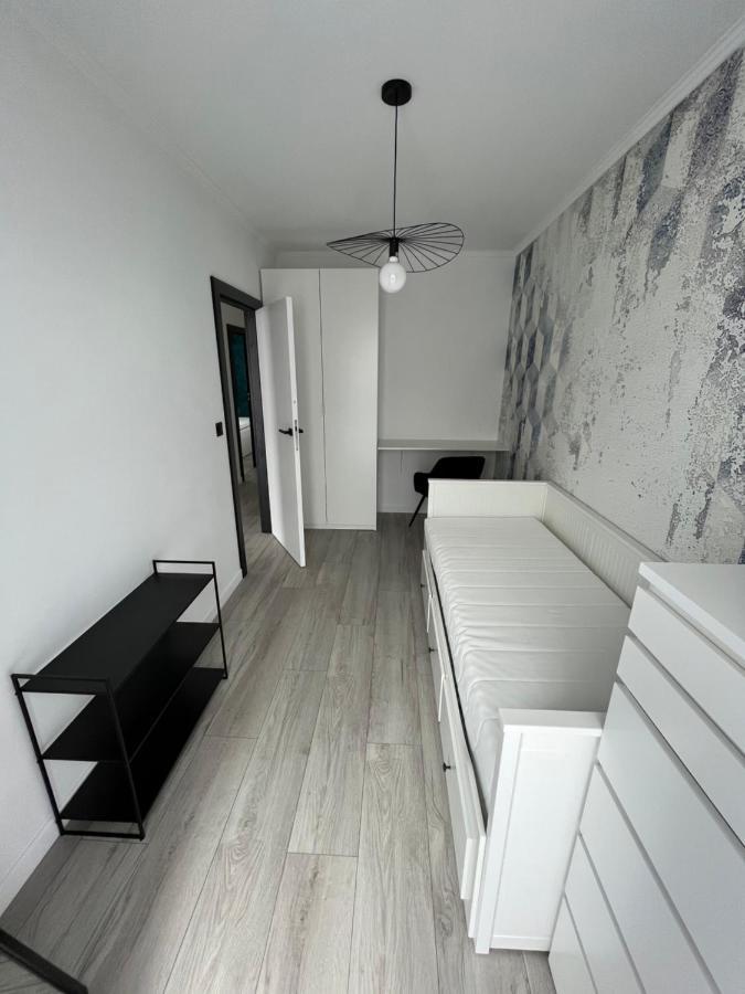 Trzy Pokoje Mieszkanie W Nowej Dzielnicy Wroclawia Apartamento Exterior foto